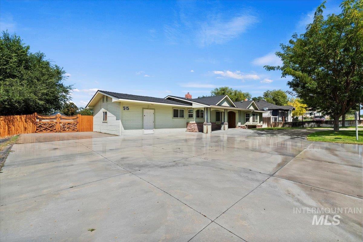 main property photo 3