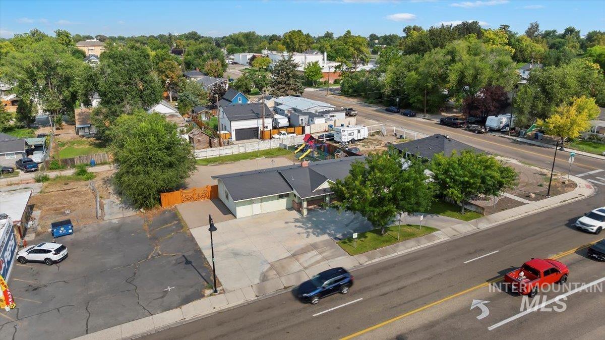 main property photo 35