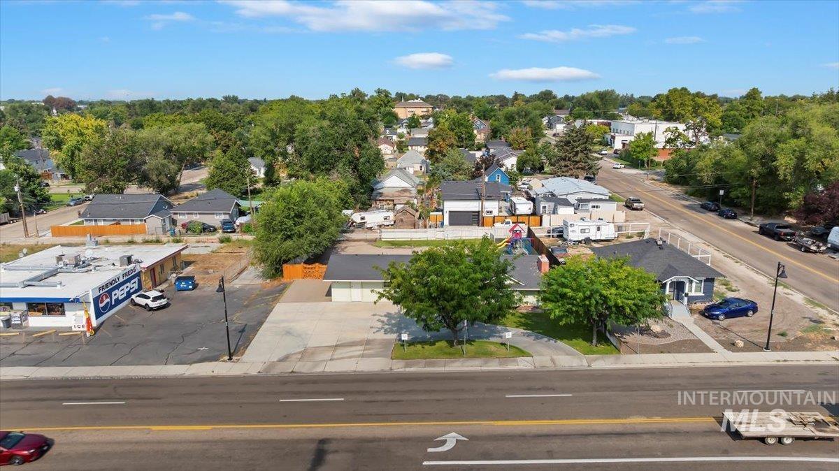 main property photo 36