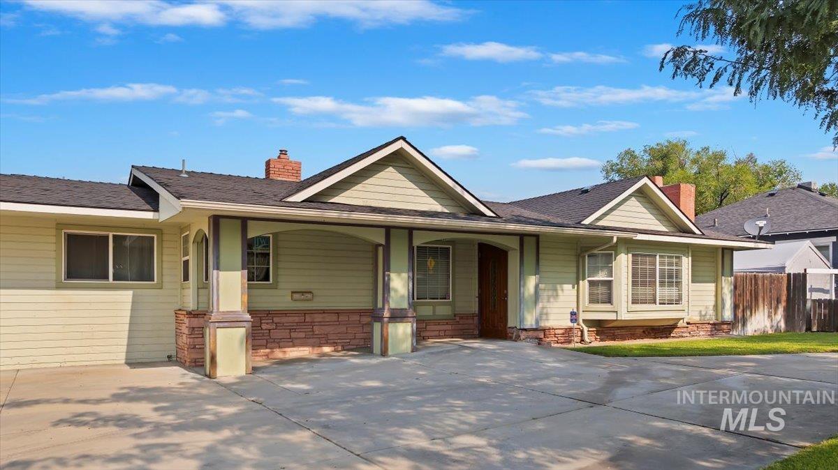 main property photo 40