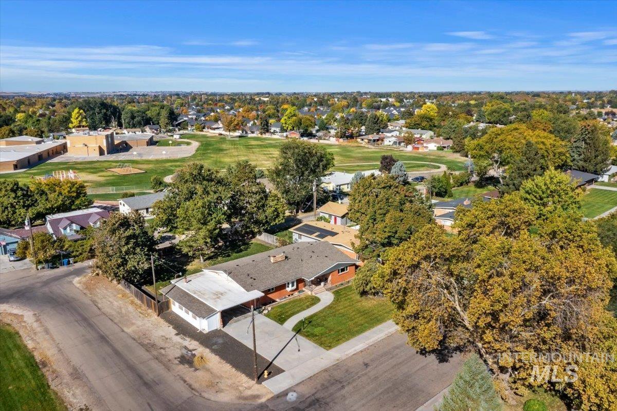main property photo 45