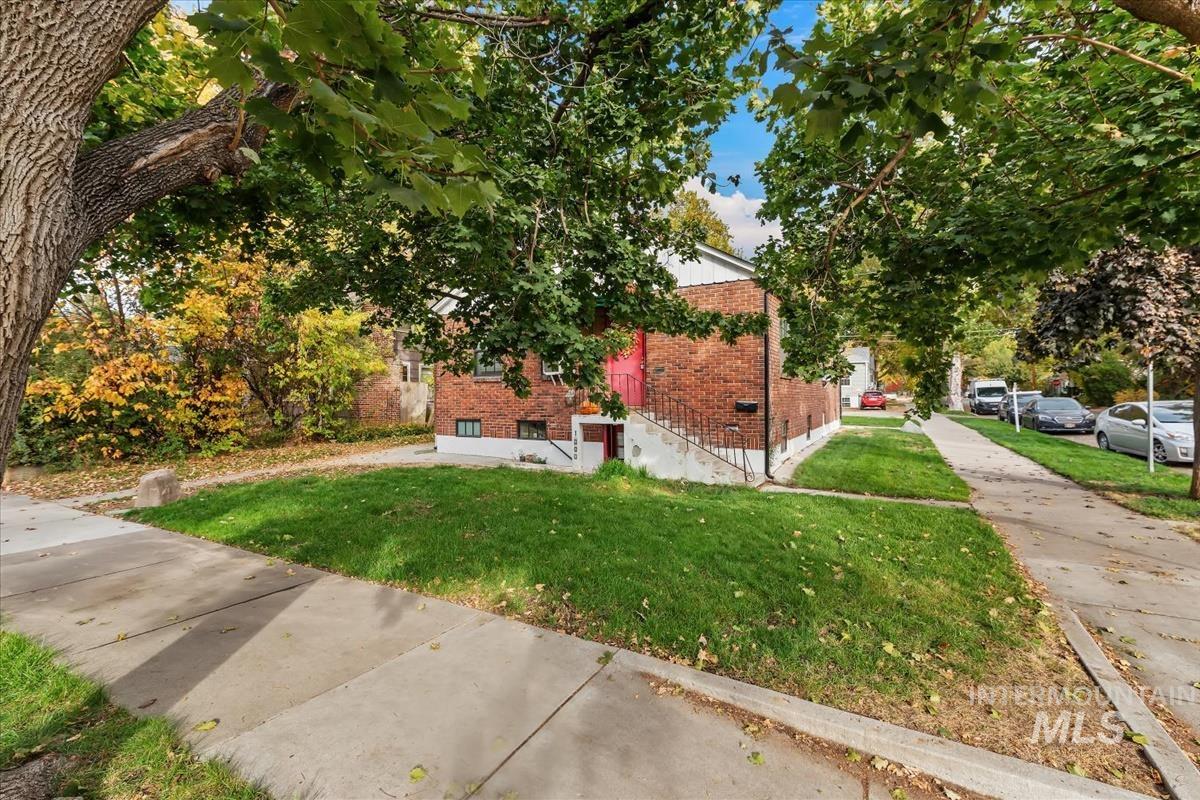 main property photo 25