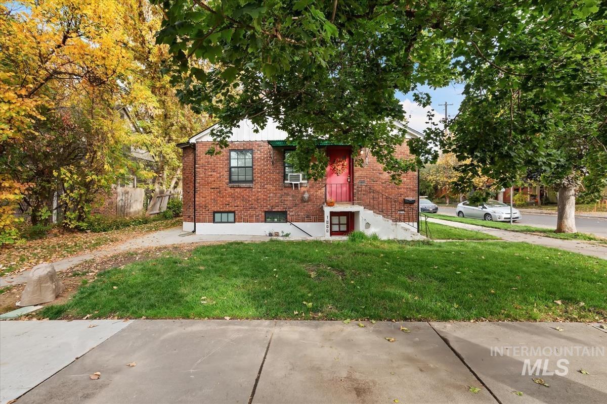 main property photo 26