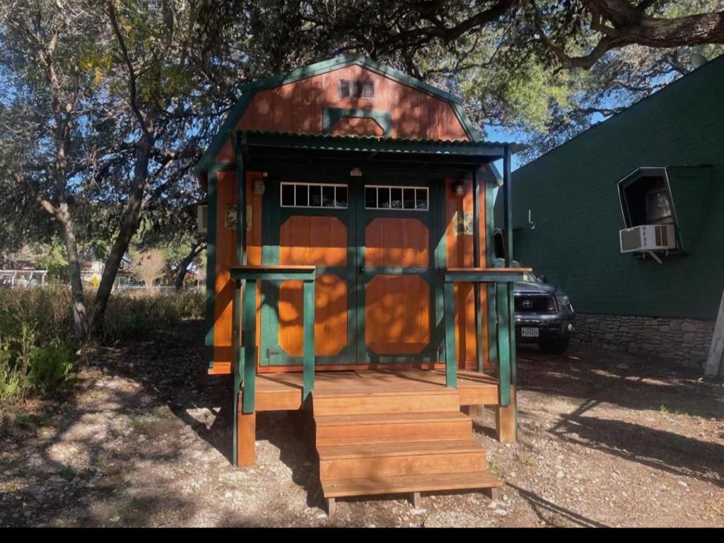 main property photo 10