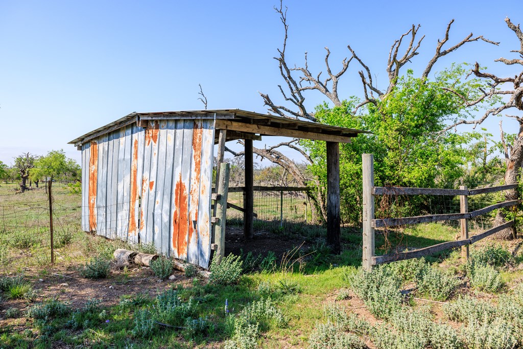 main property photo 31