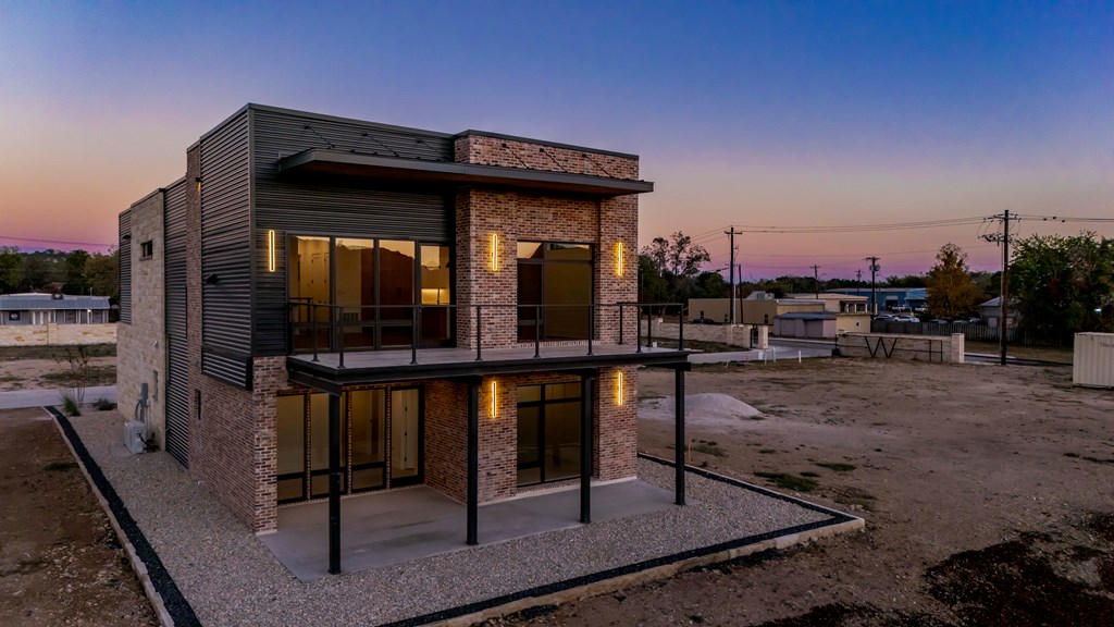 main property photo 40