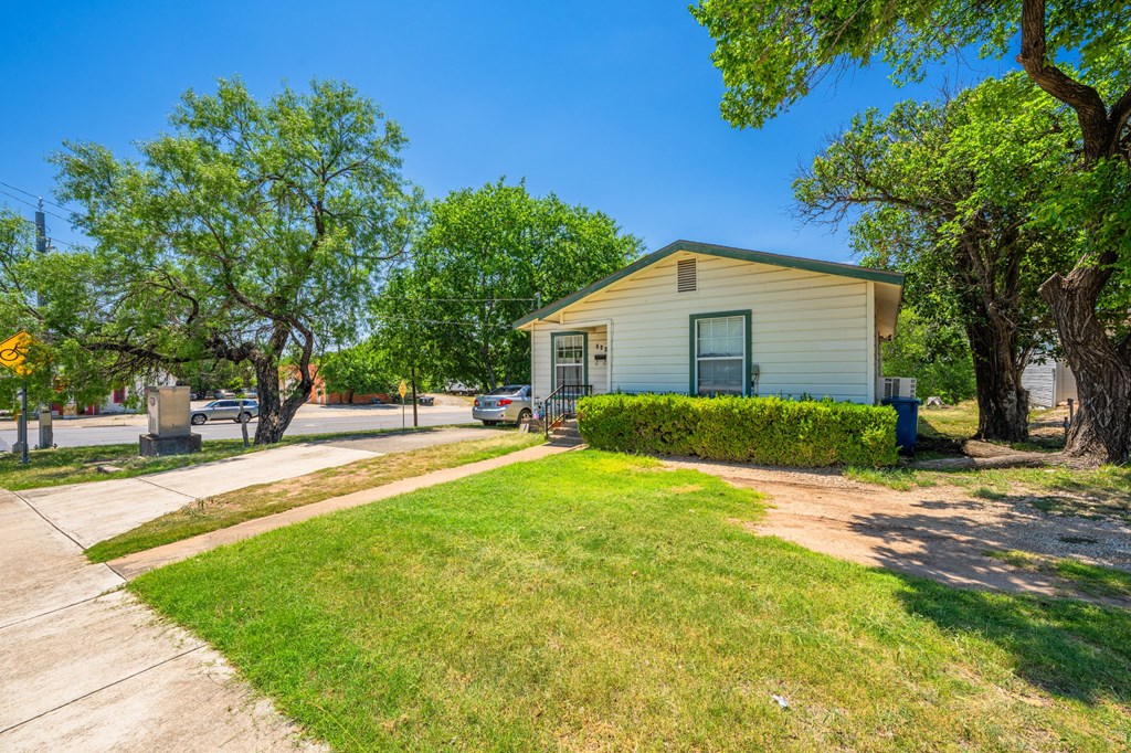 main property photo 6