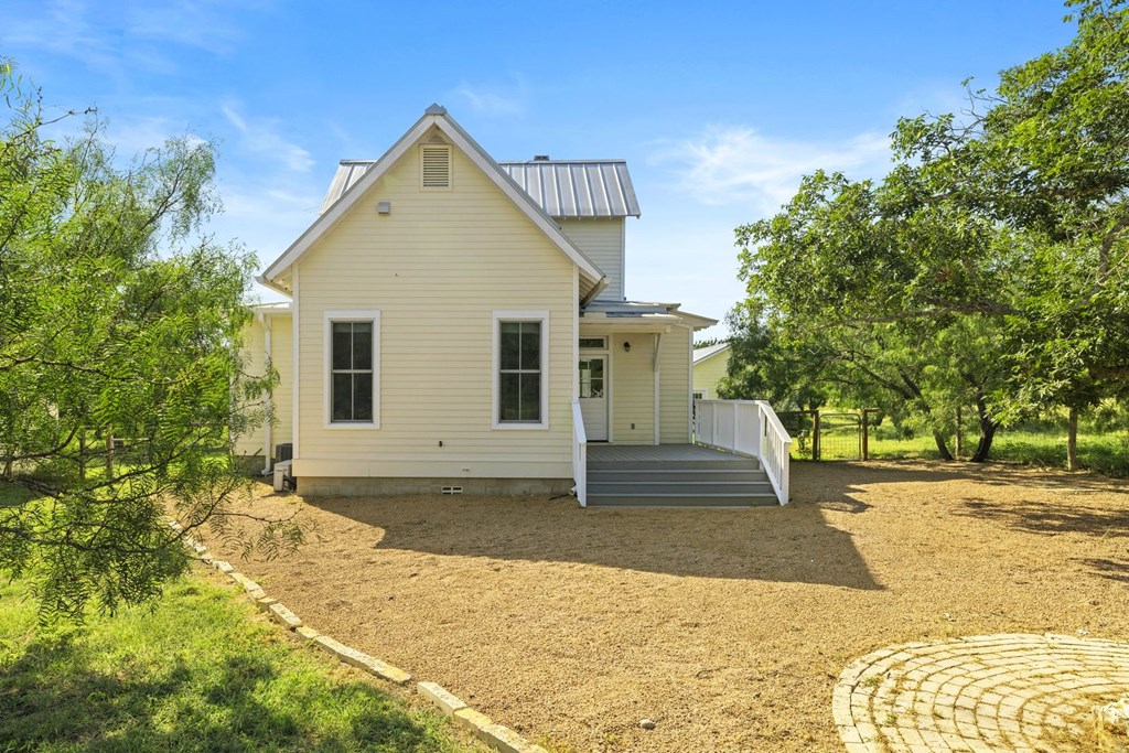 main property photo 27