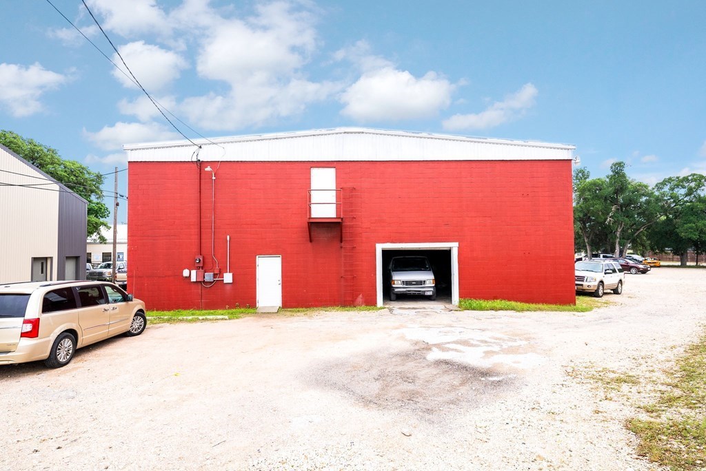 main property photo 24