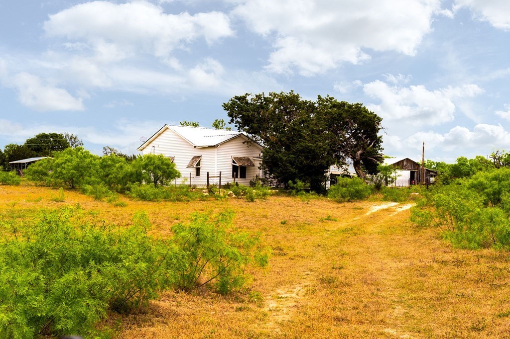 main property photo 9