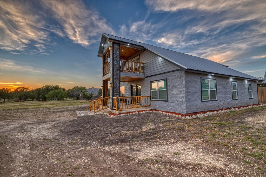 main property photo 4