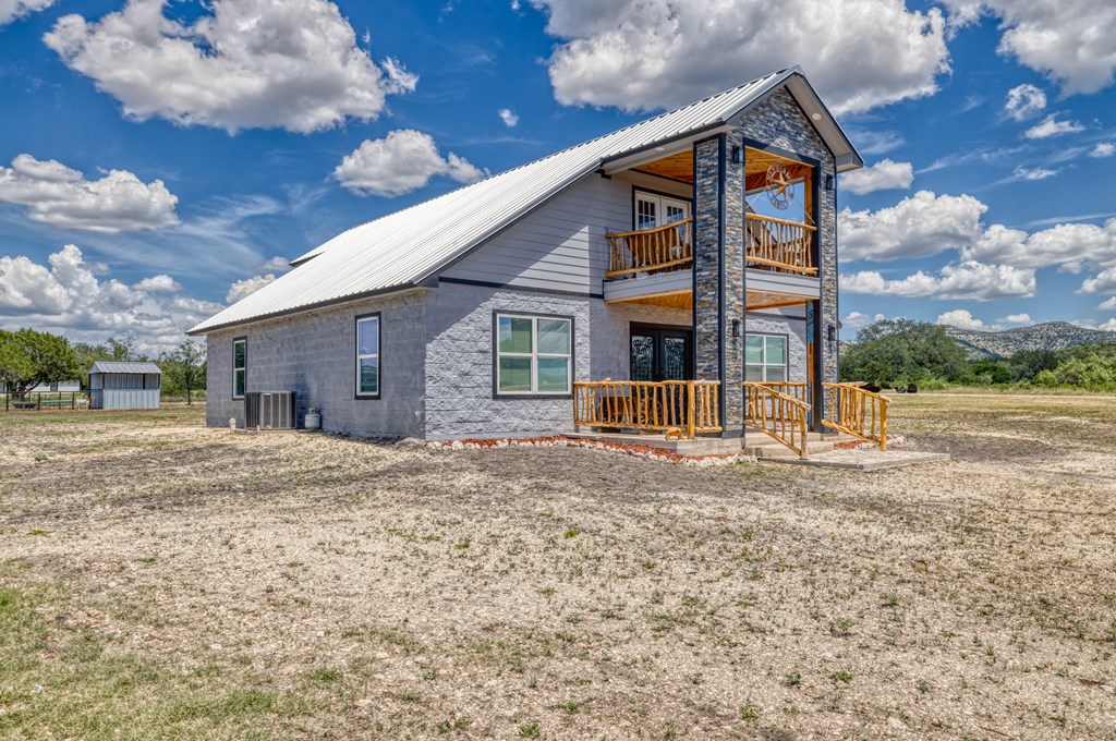 main property photo 9