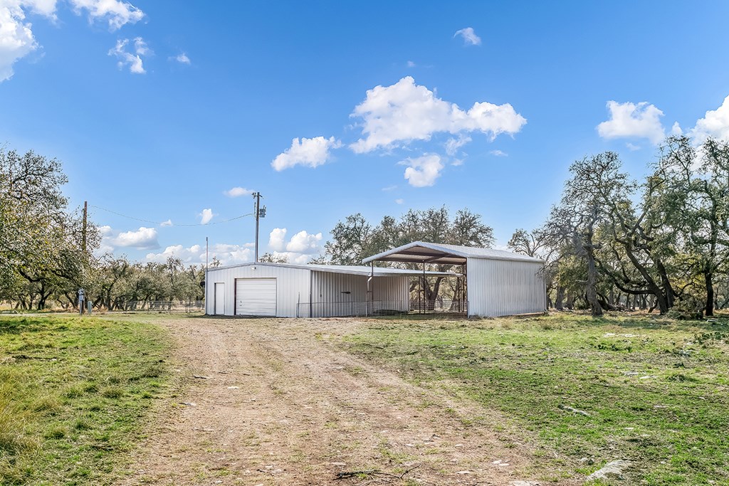 main property photo 11