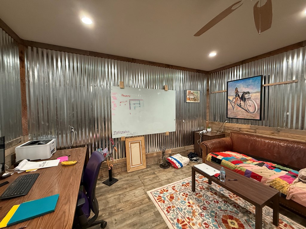 main property photo 16