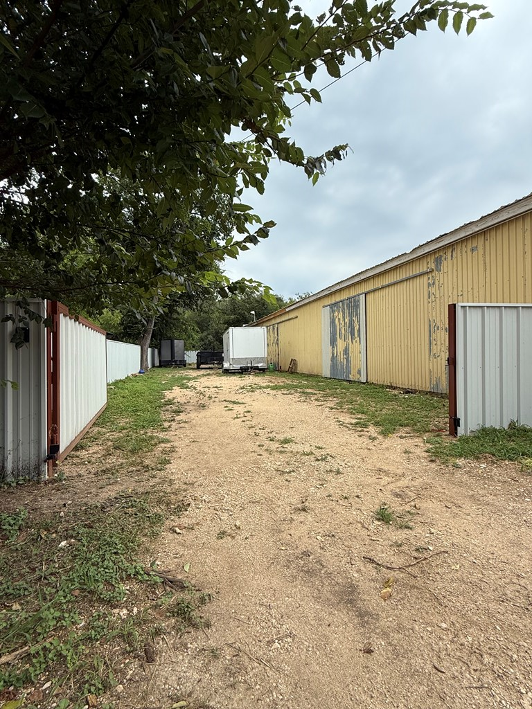 main property photo 8