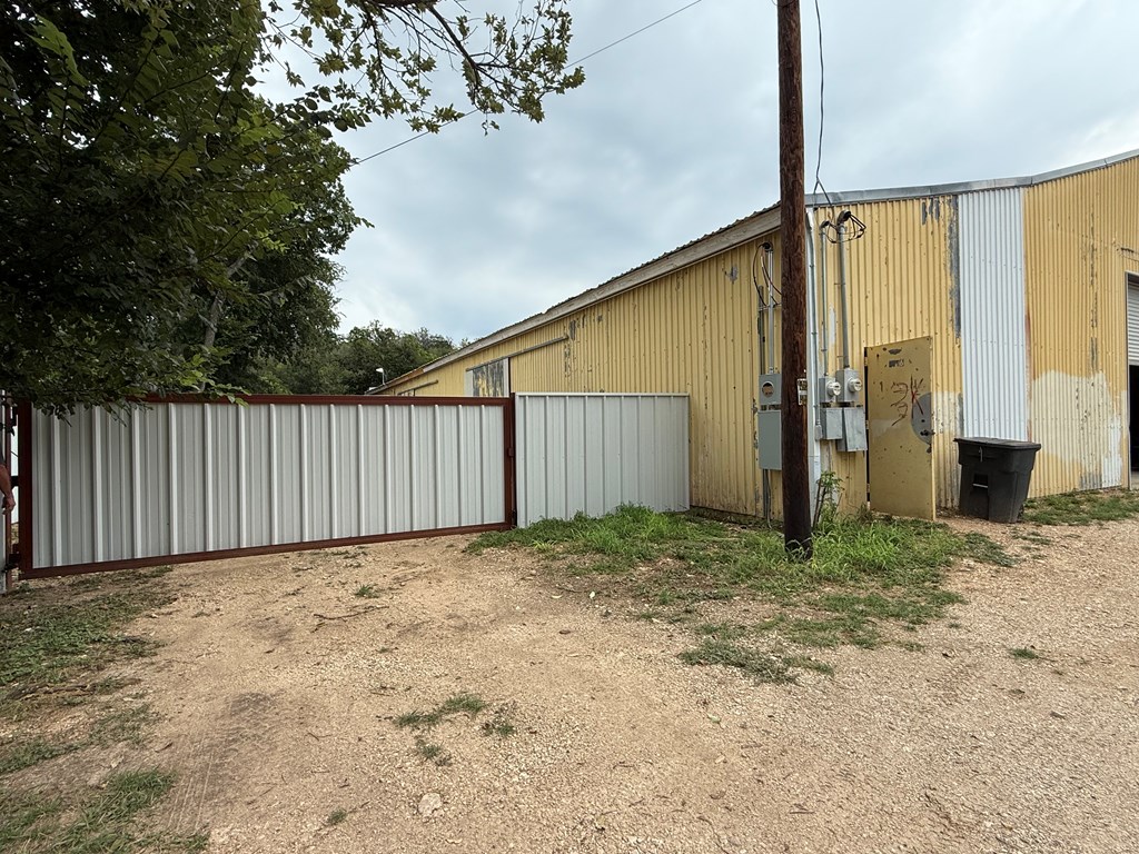 main property photo 9