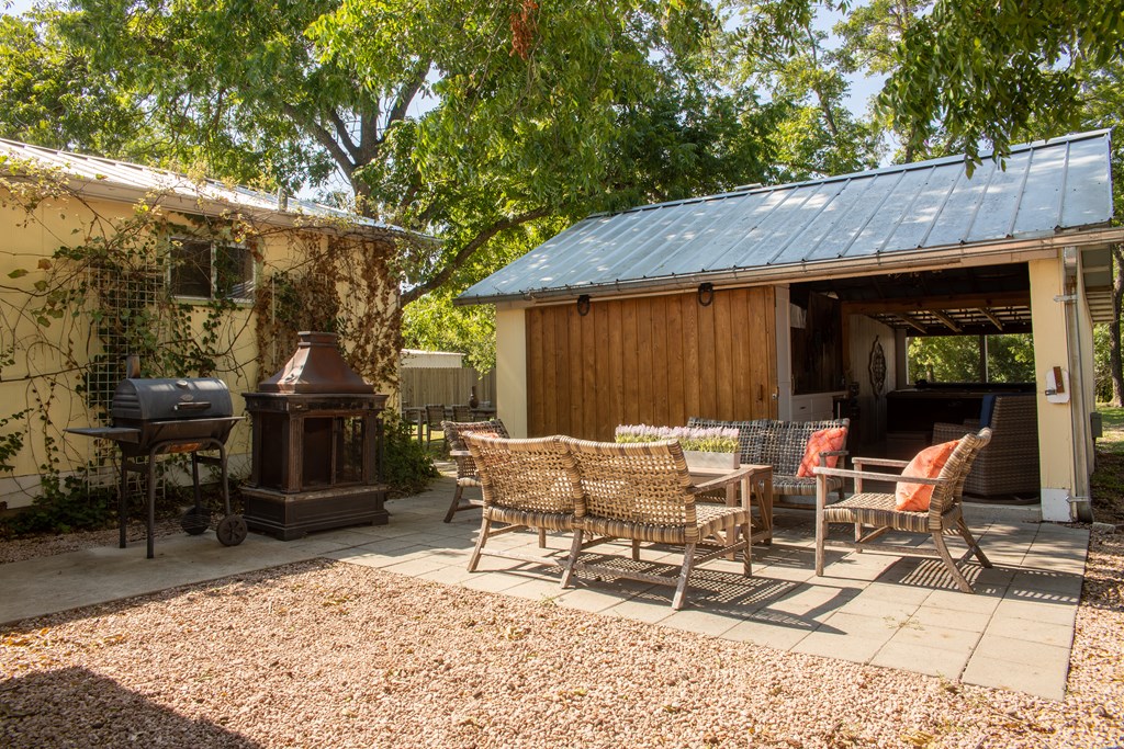 main property photo 19