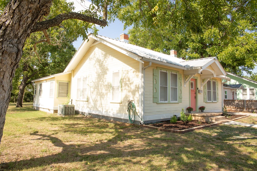main property photo 26