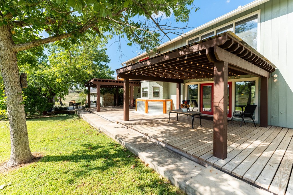 main property photo 17