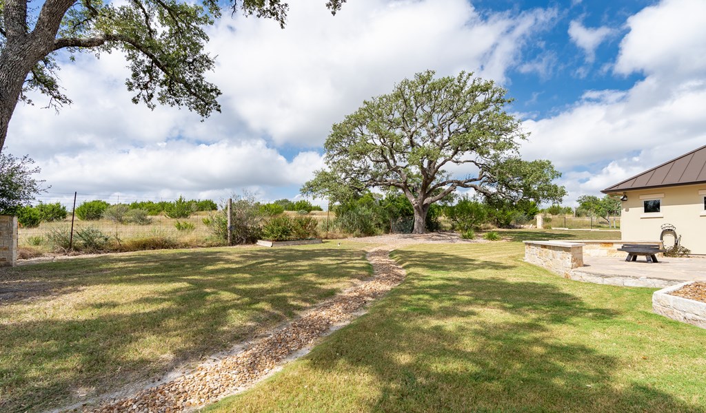 main property photo 33