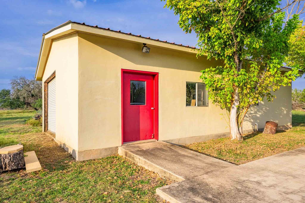 main property photo 33