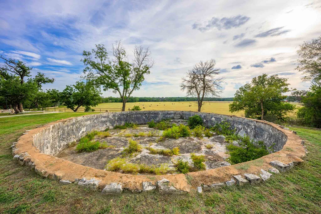 main property photo 36