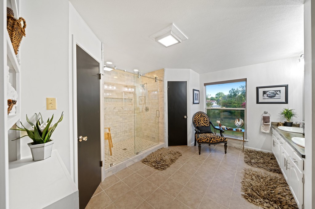 main property photo 73