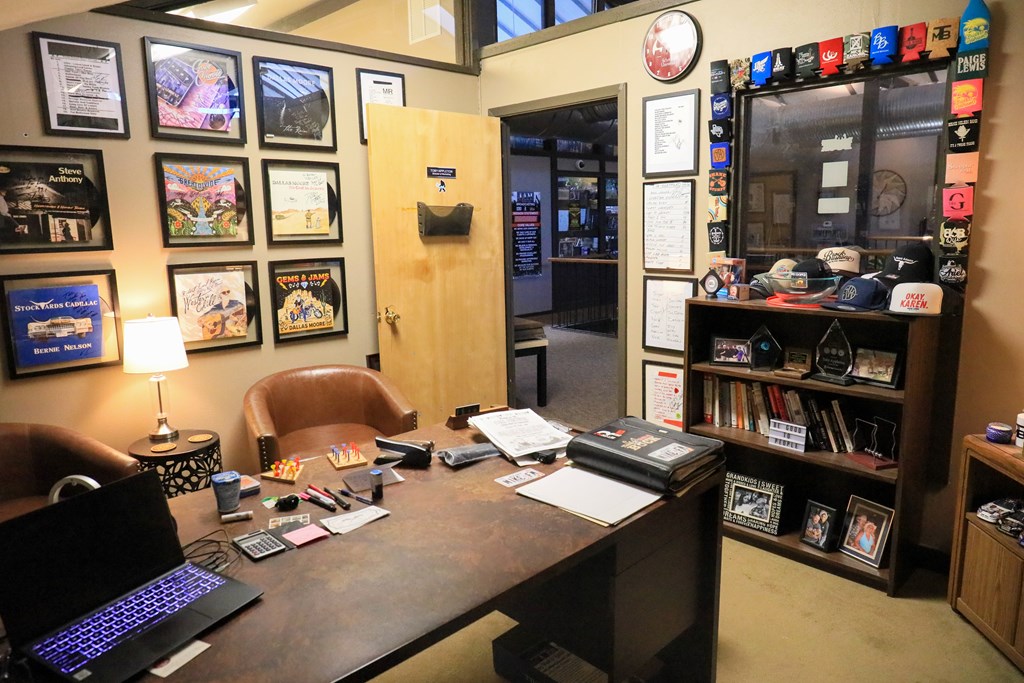 main property photo 17