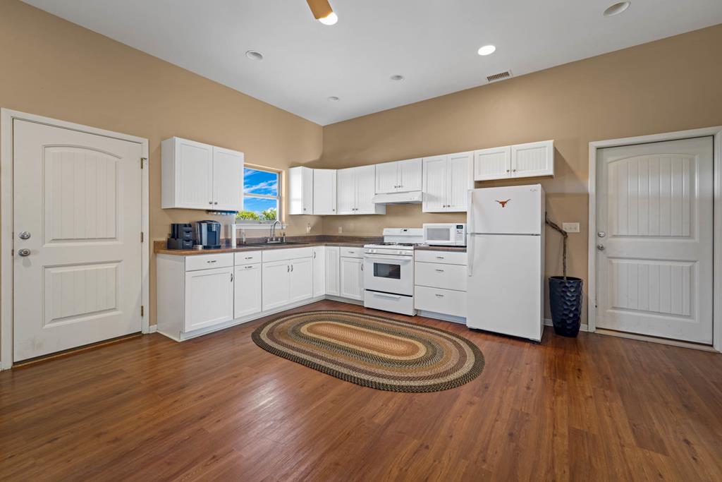 main property photo 61