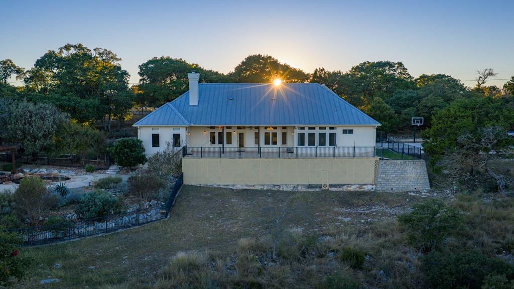 main property photo 10