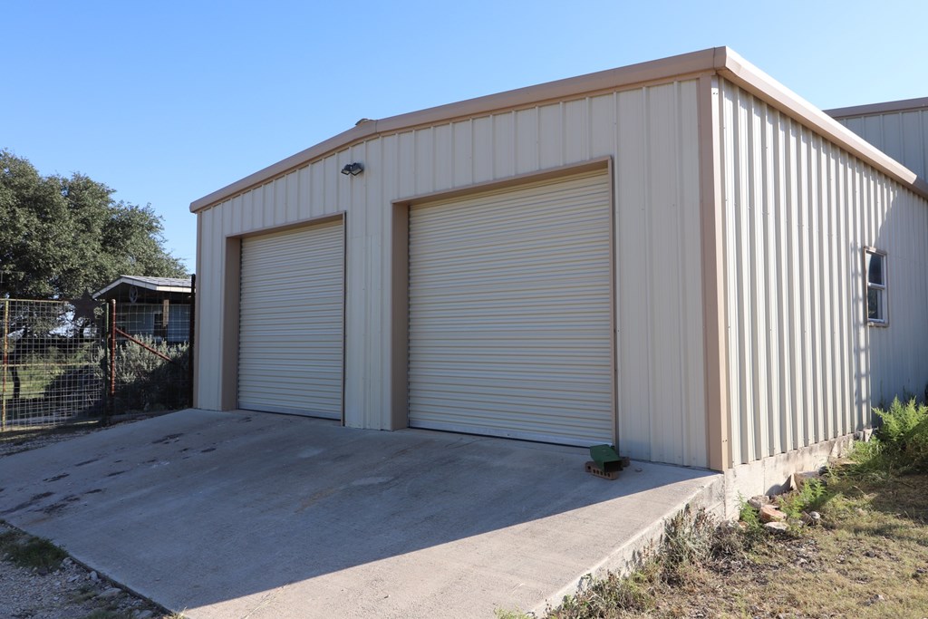 main property photo 32