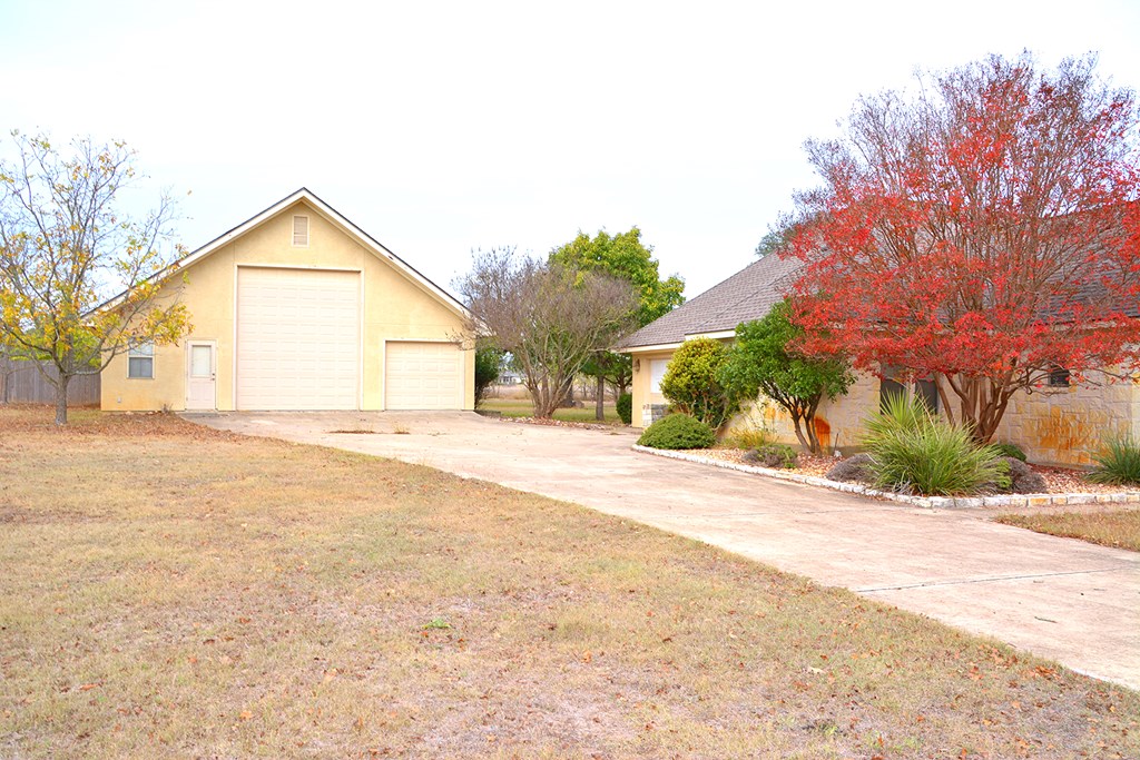 main property photo 41
