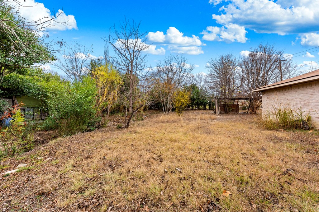 main property photo 18