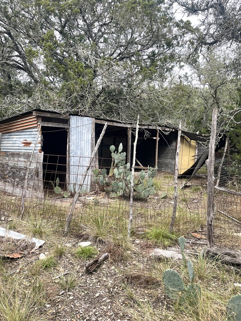main property photo 30