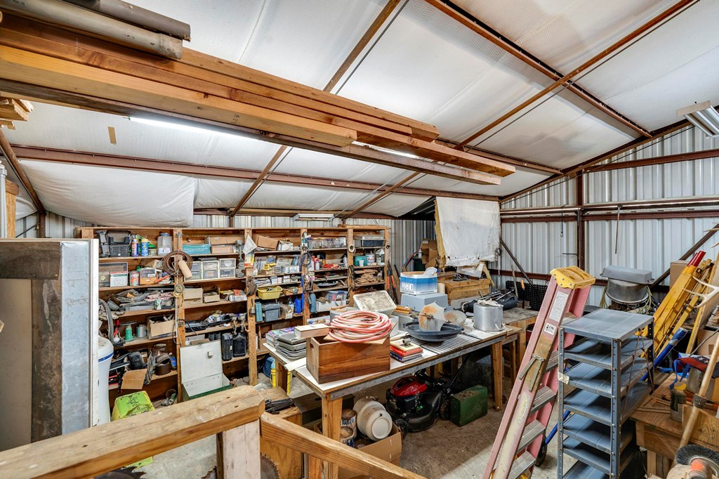 main property photo 40