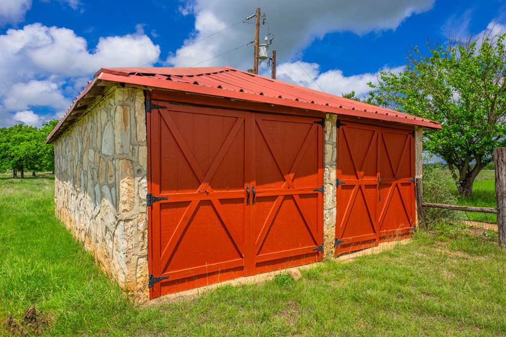 main property photo 33