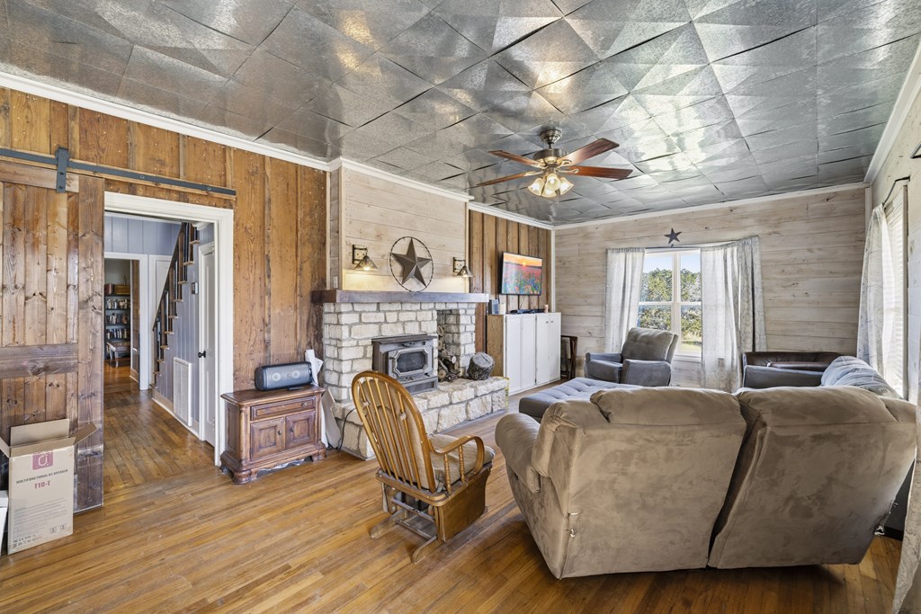 main property photo 14