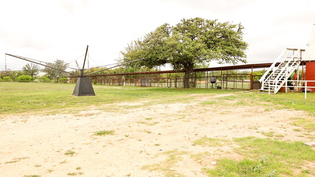 main property photo 25
