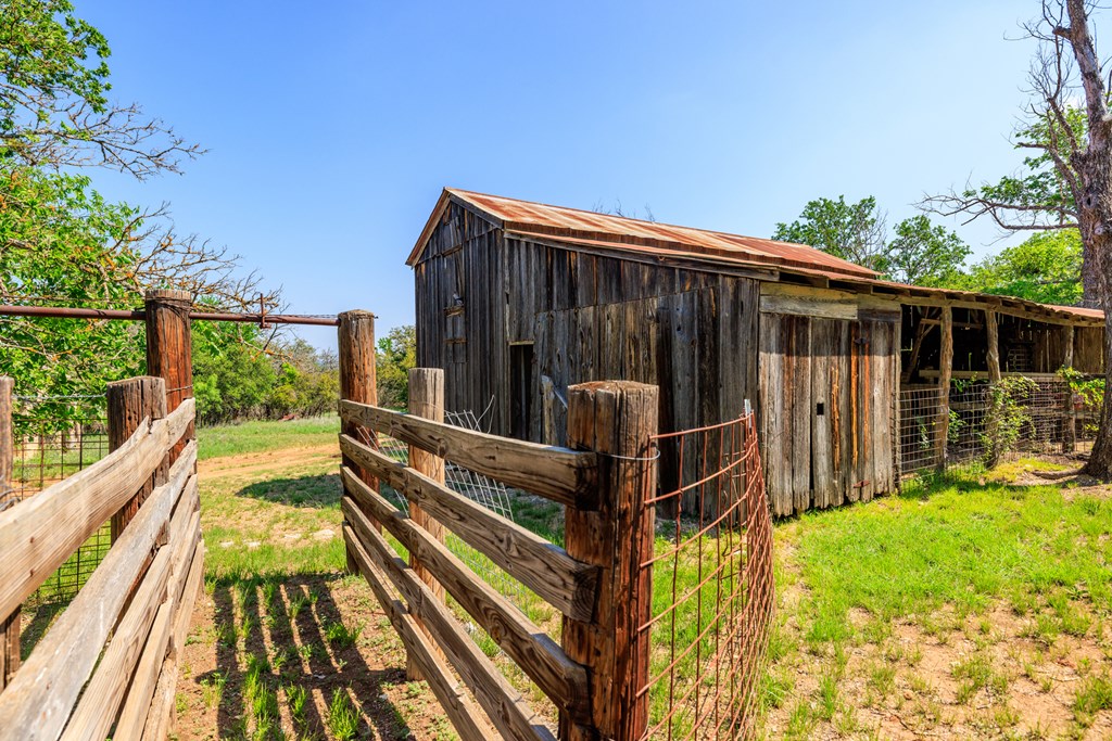 main property photo 22