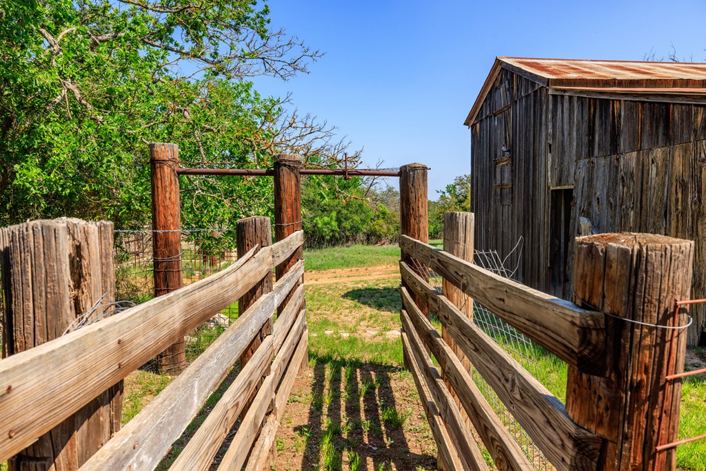 main property photo 23