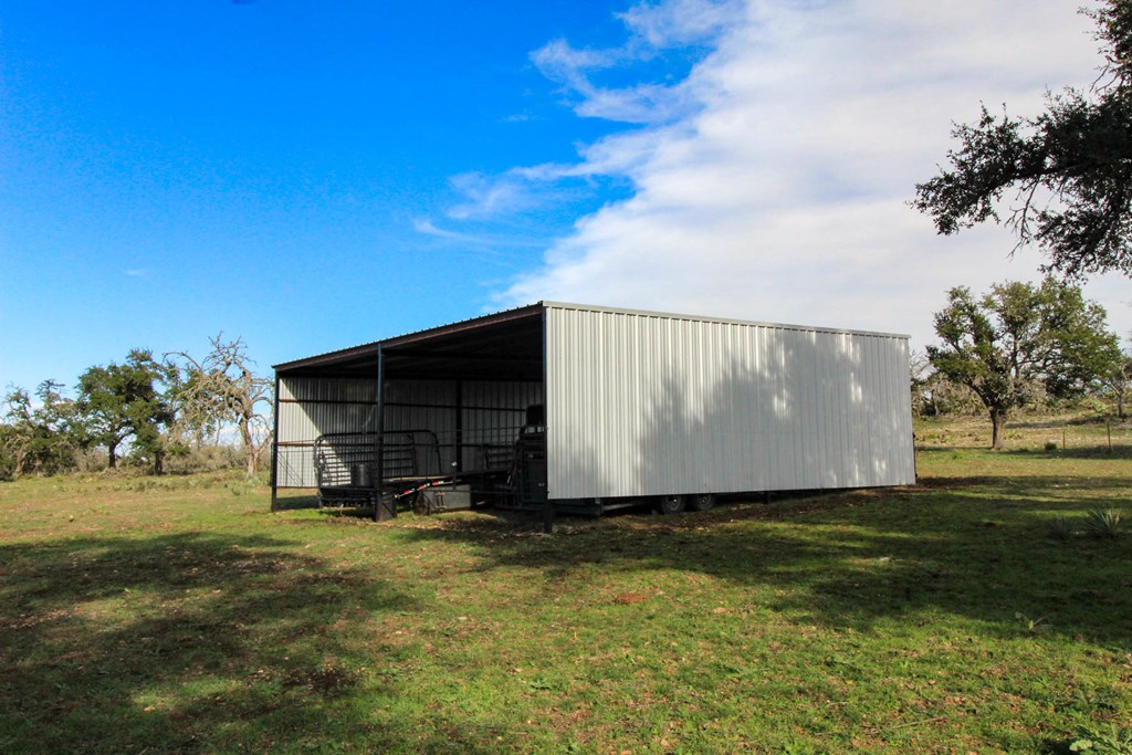 main property photo 10