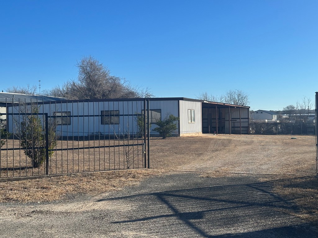 main property photo 16