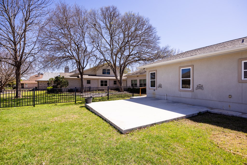 main property photo 20