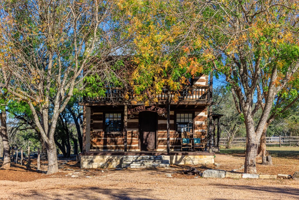main property photo 19