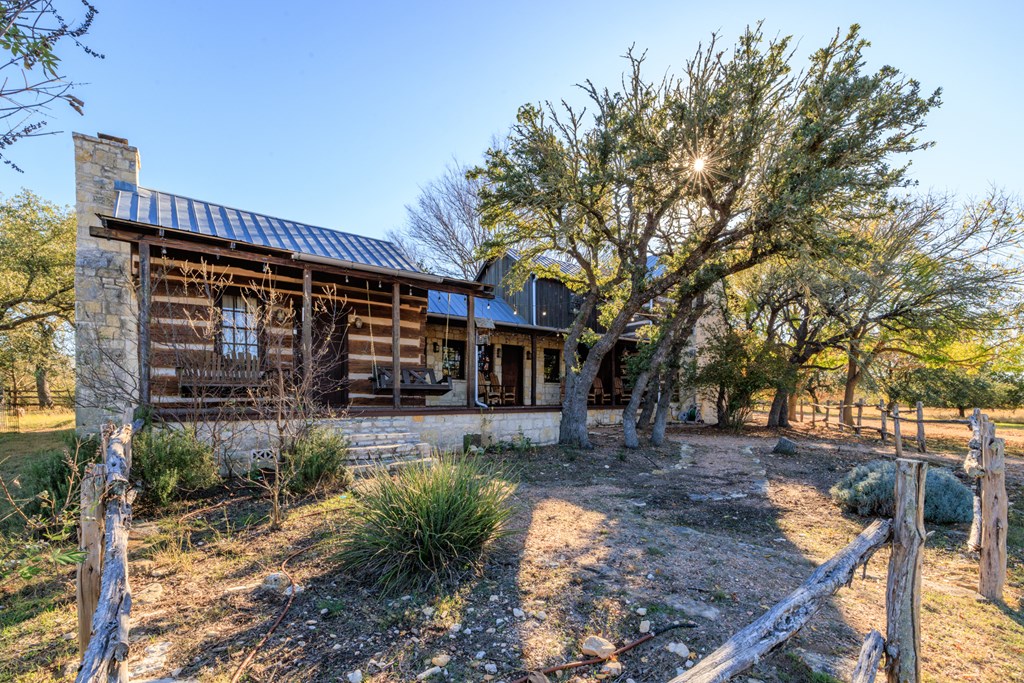 main property photo 23