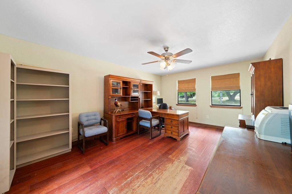 main property photo 14