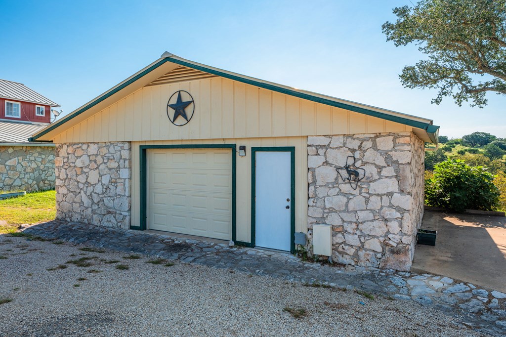 main property photo 39