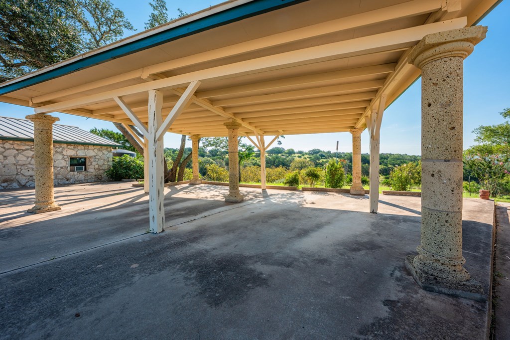 main property photo 28