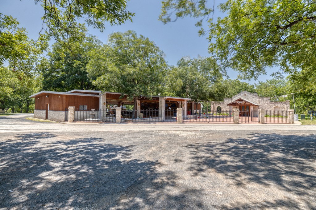 main property photo 29