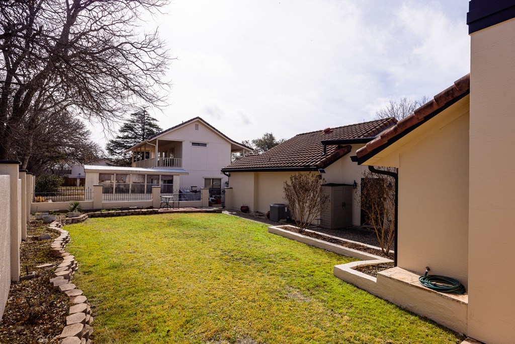 main property photo 45